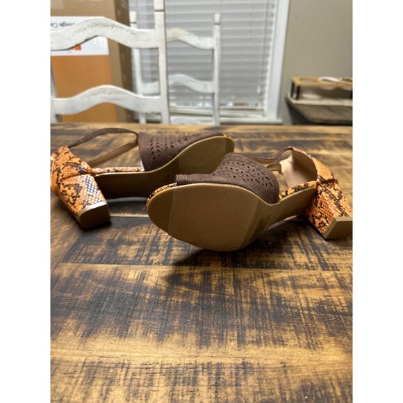 Classique  lenita 9-1/2 sandals / heels new - Picture 6 of 7